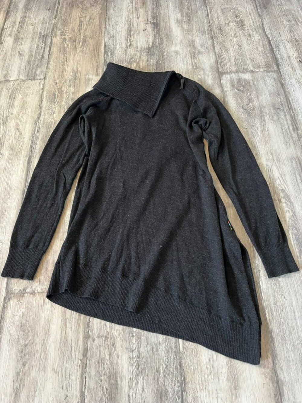 Smartwool Cascade Valley Asym Tunic Sweater, Charcoal Heather Merino Blend, Med
